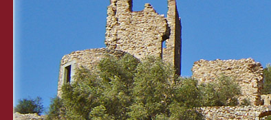 Grimaud, die Burgruine umgeben mit ihren alten Mauern ist einen Besuch wert, Bild 3 von 6